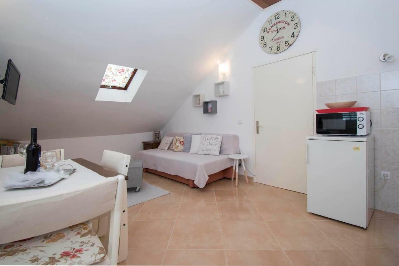 Apartman Miletic Apartamento Makarska Exterior foto